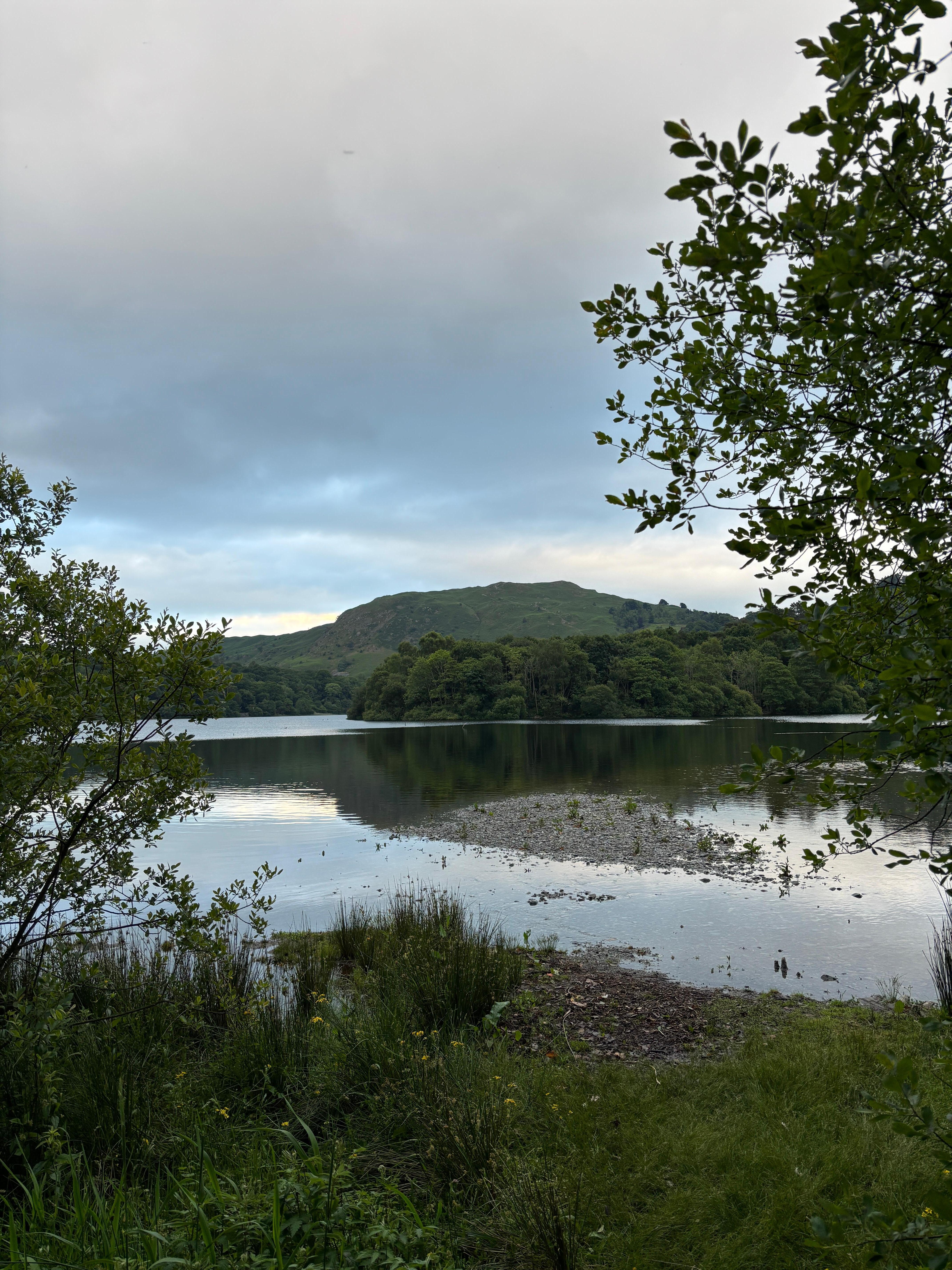 The private walk to the lake from the property 