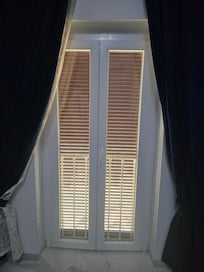 Chambre très petite et lumières restent allumé toute la nuit