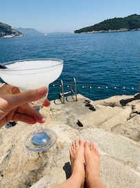 The secret sea spot...with drinks!