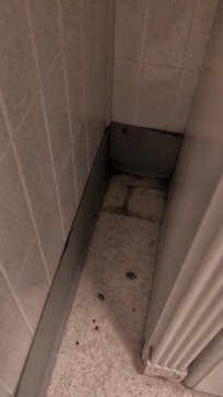 2nd upstairs bathroom was not clean and needs attention