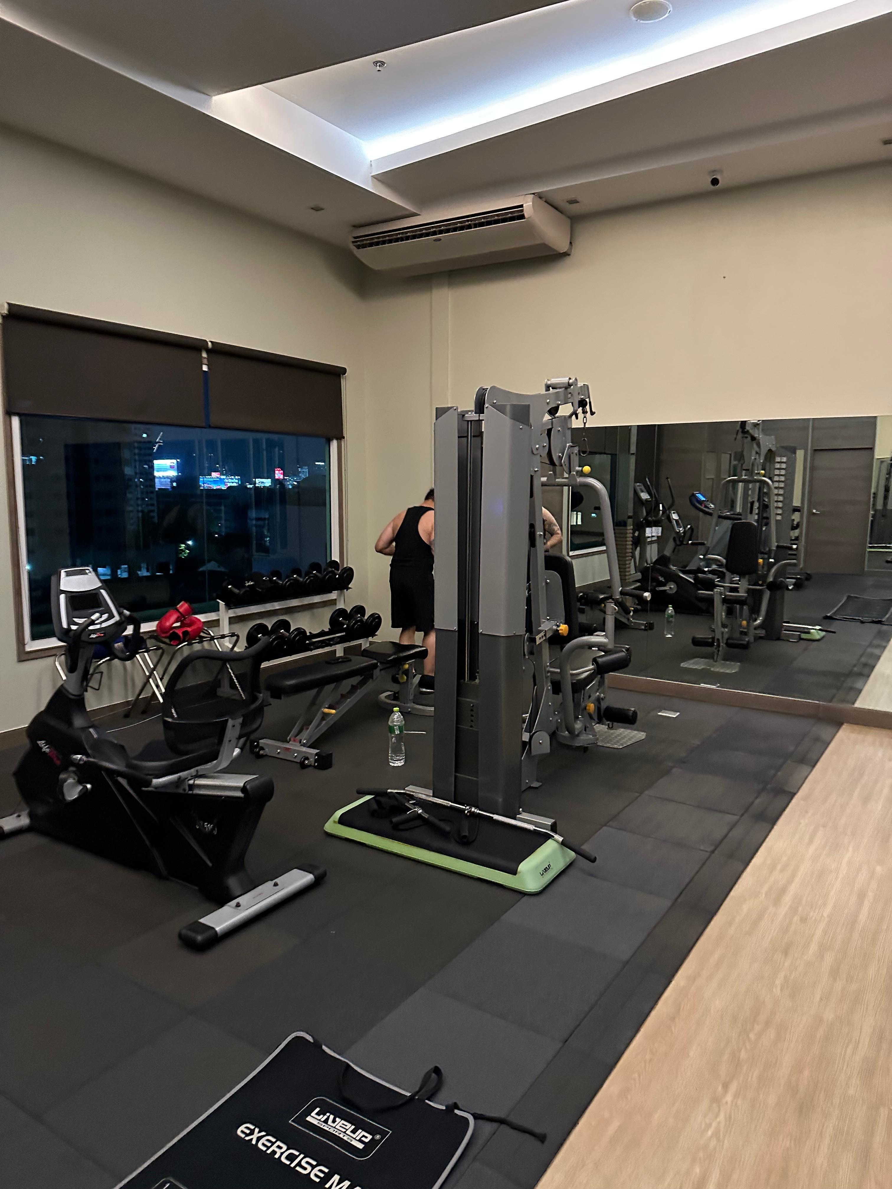 Gym was small, but ok since there wasn’t many people when I was using it 