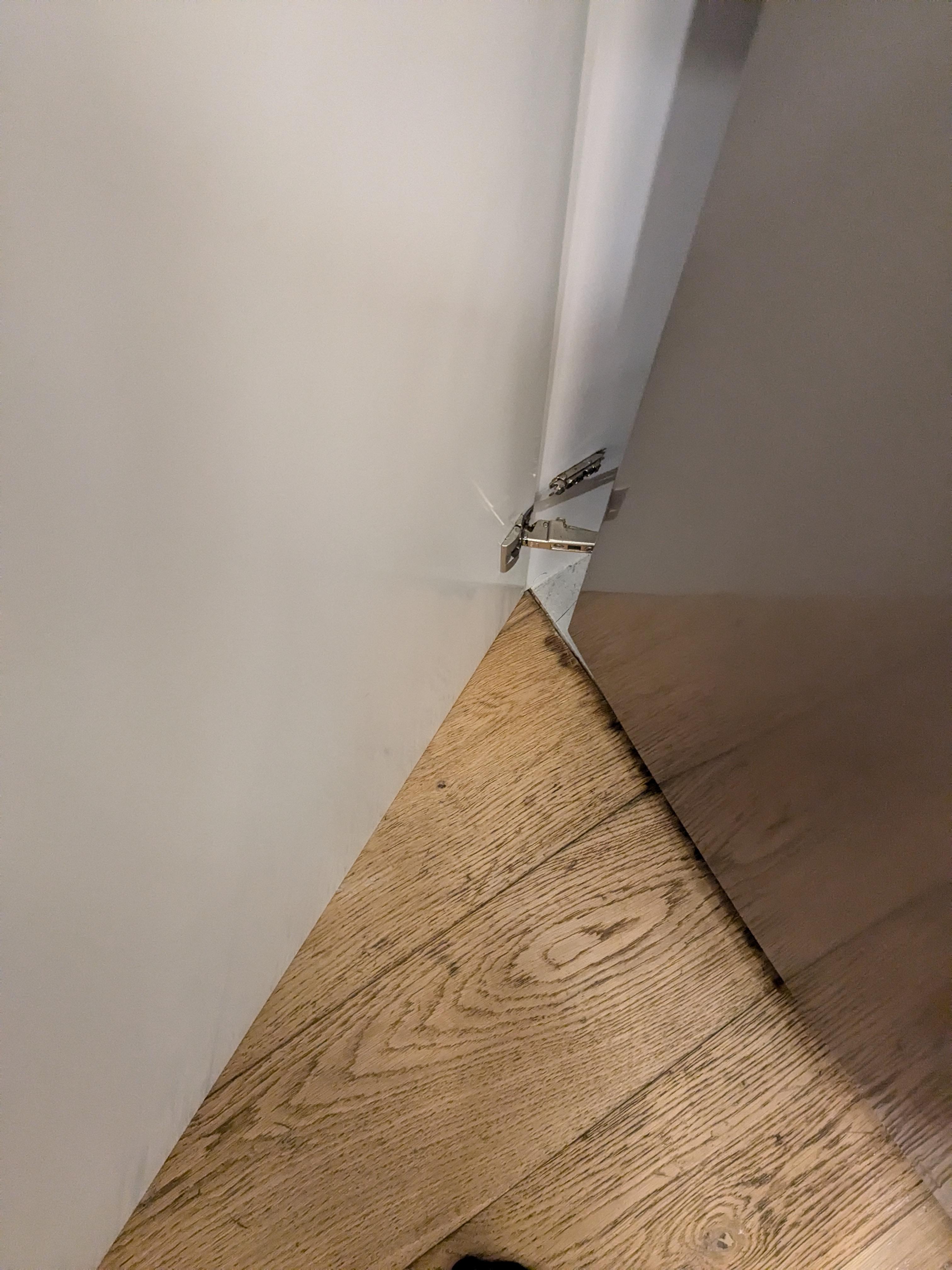 Door hanging off 