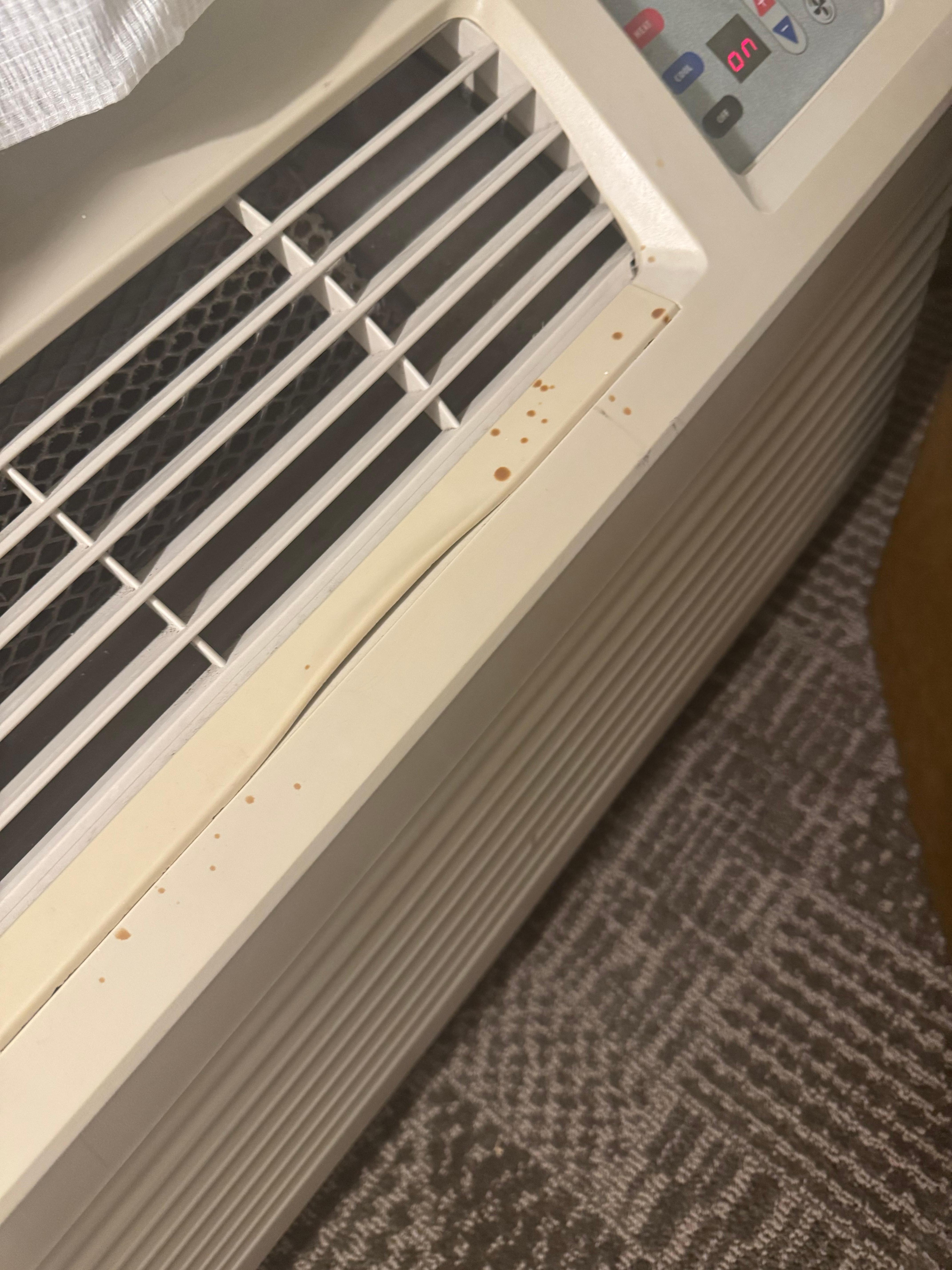 Dirty air conditioner 