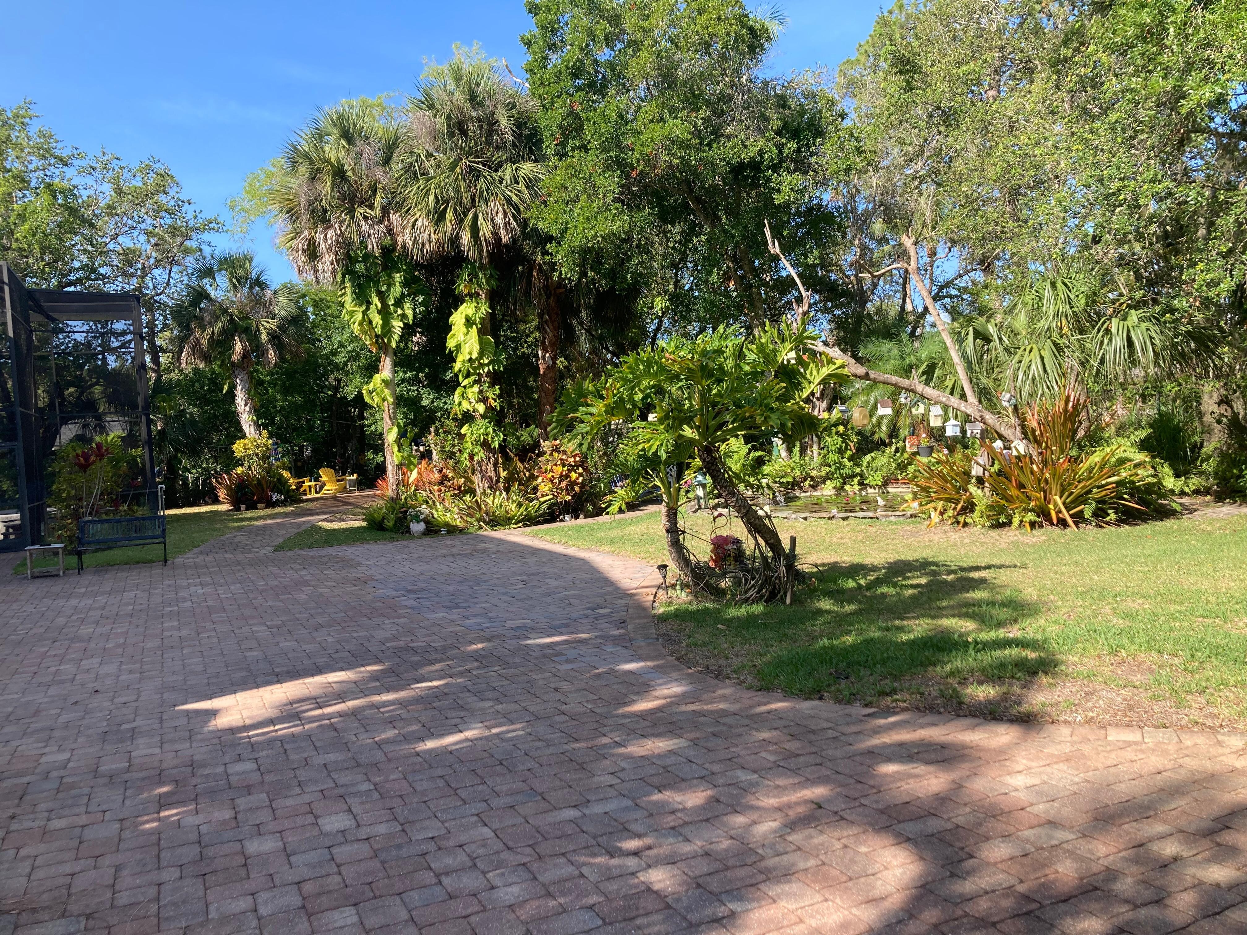 Gorgeous gardens!