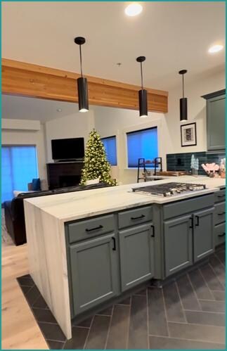 Looking to living room from kitchen 