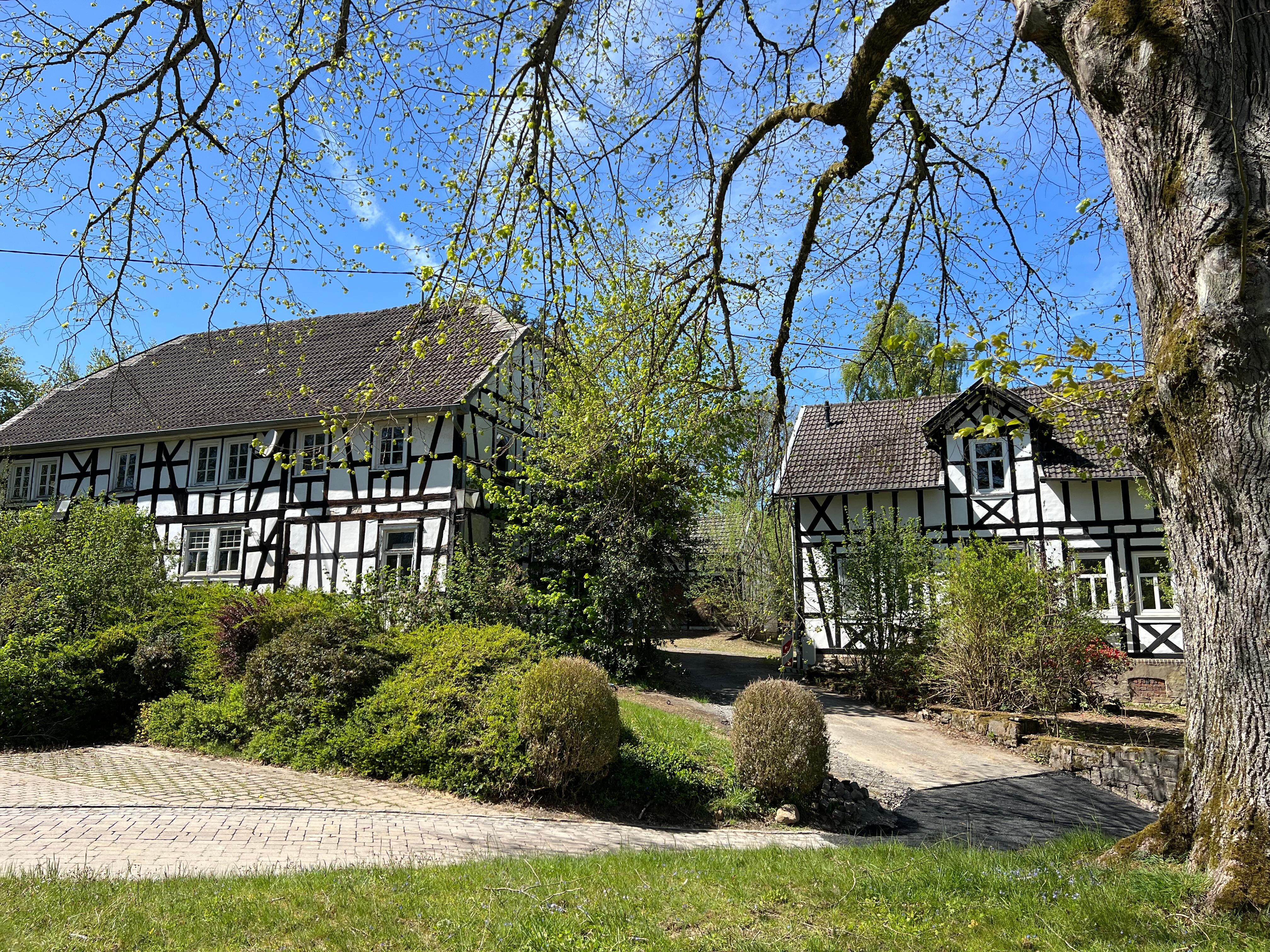 Huisje met aangelegen boerderij 
