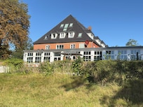 Hotel sett ifrån båtbryggan