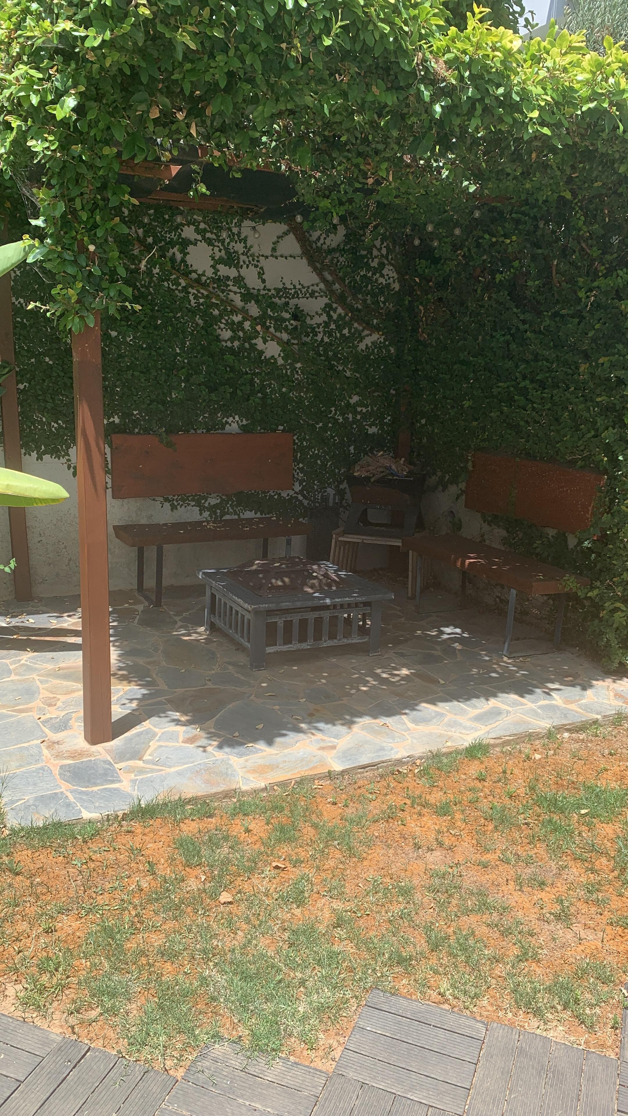 Outdoor firepit