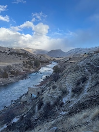This is the view from the landing in front of of the condo. Beautiful!
