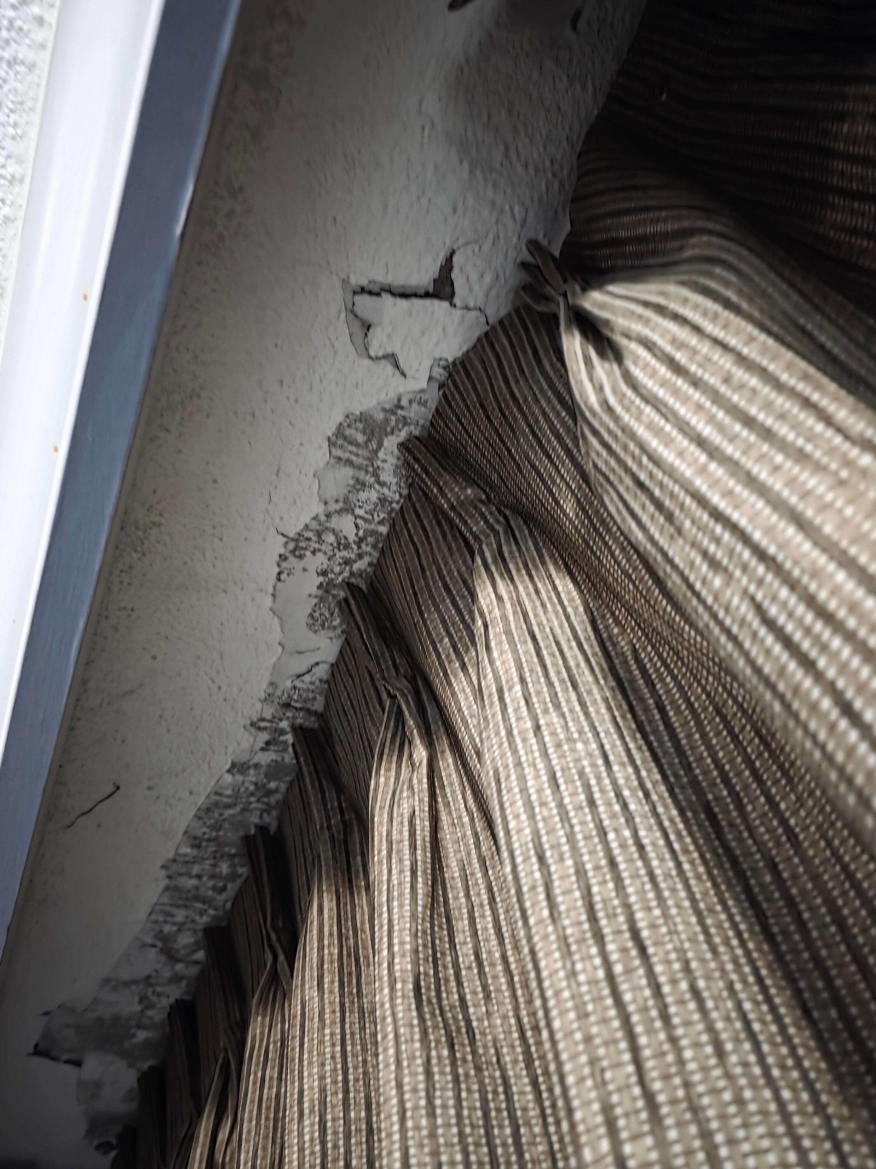 Cracked ceiling 