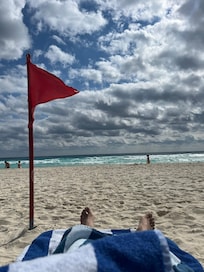 ๋ฐ๋ค๋ ๋
ธ๋๊น๋ฐ์ฌ์ด ๊ตฌ๊ฐ์์๋ง ๋๊ฒํด์ค๋๋ค. ๋นจ๊ฐ๊น๋ฐ๊ตฌ๊ฐ์ ๋์๋ค๊ณ ๋์ค๋ผ๊ณ ํธ๋ฃจ๋ผ๊ธฐ๋ถ