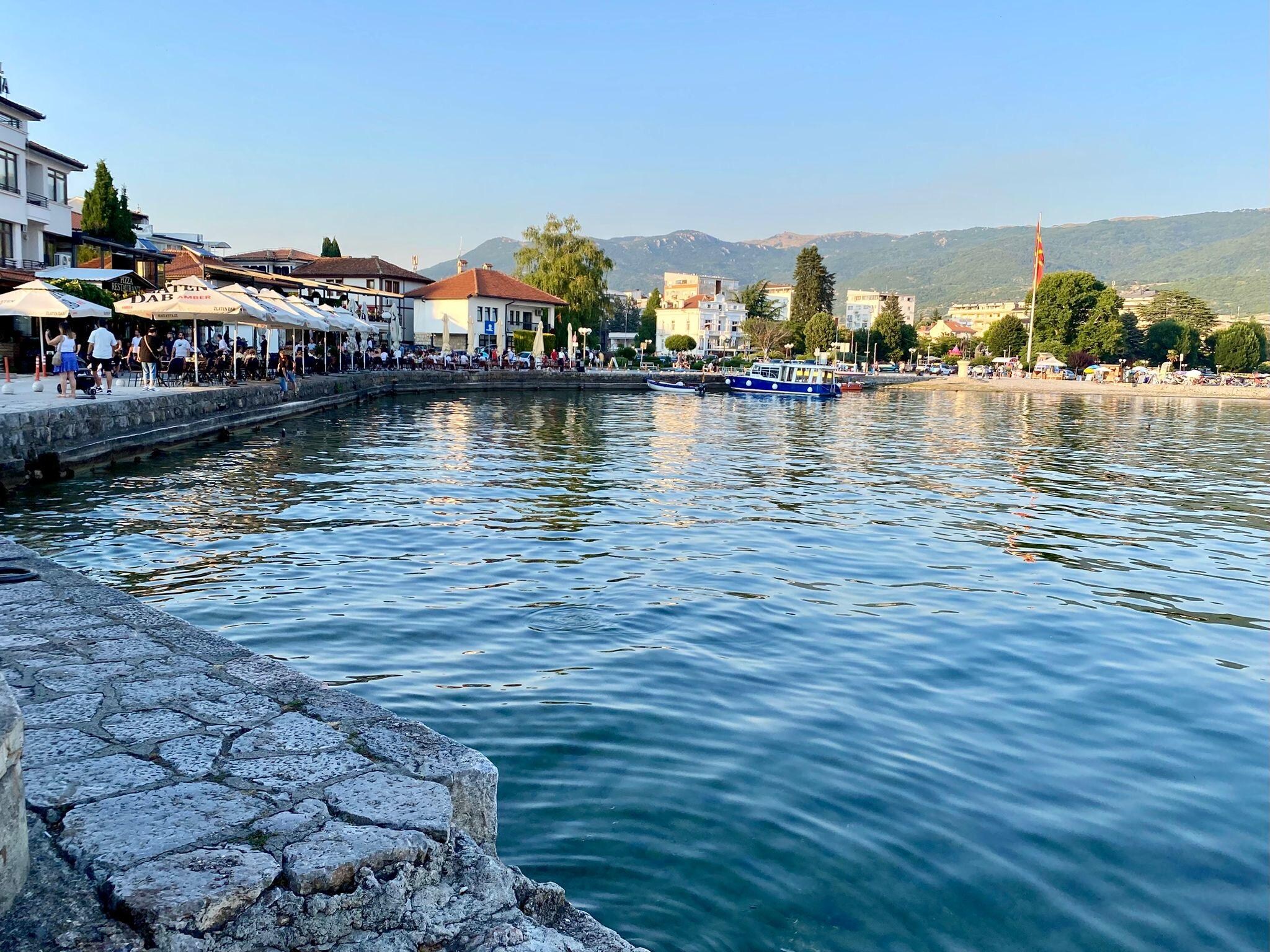 Dinner by the lake. Short walk from Villa Old Town.
