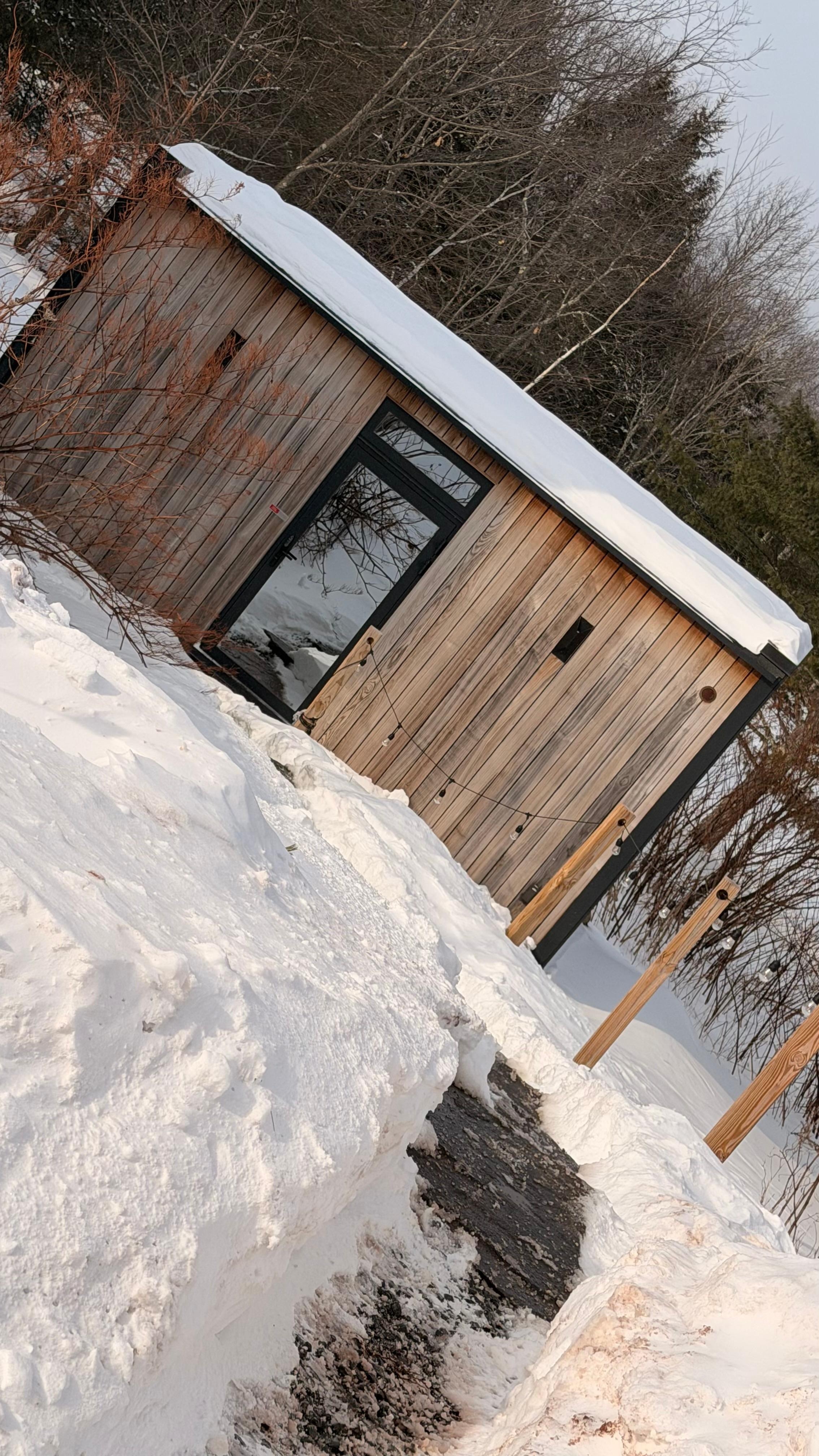 Glass cabin is extremely smaller than what it looks in their photos 