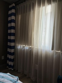 Bedroom 2 queen beds