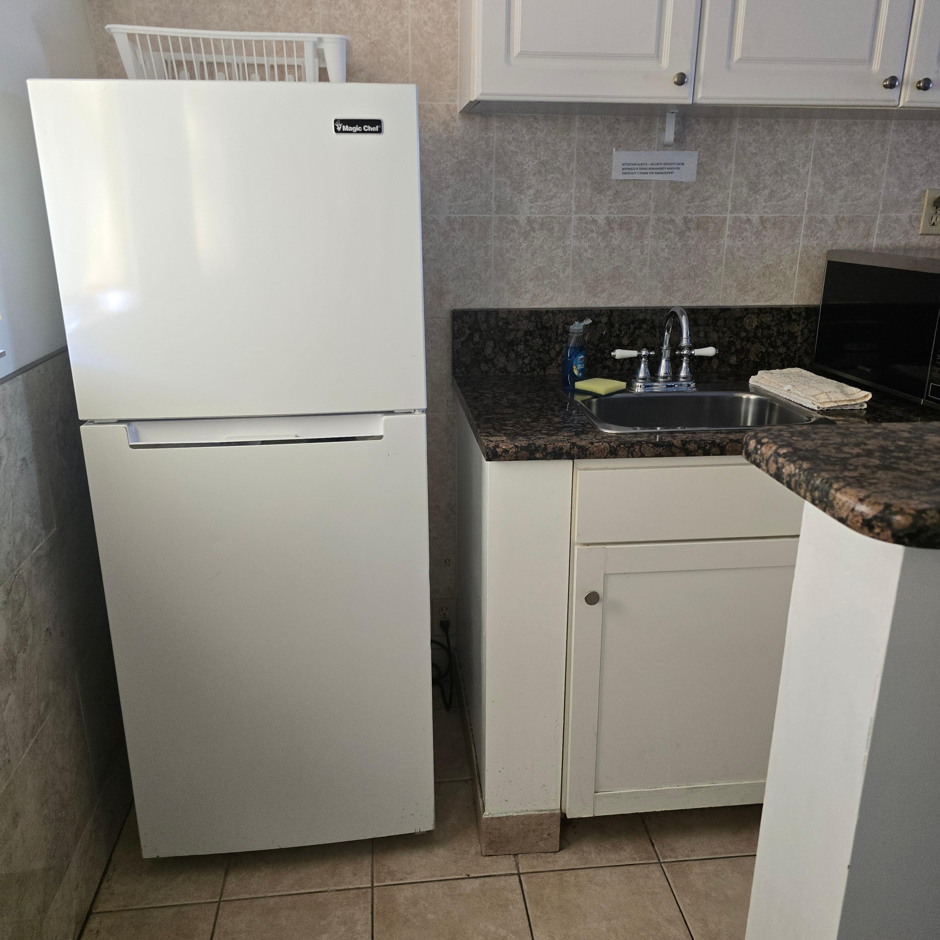 Kitchen,  fantastic to have a full fridge and a stove