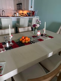 The table sat six adults