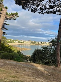 Vue plage du Prieuré de la résidence.