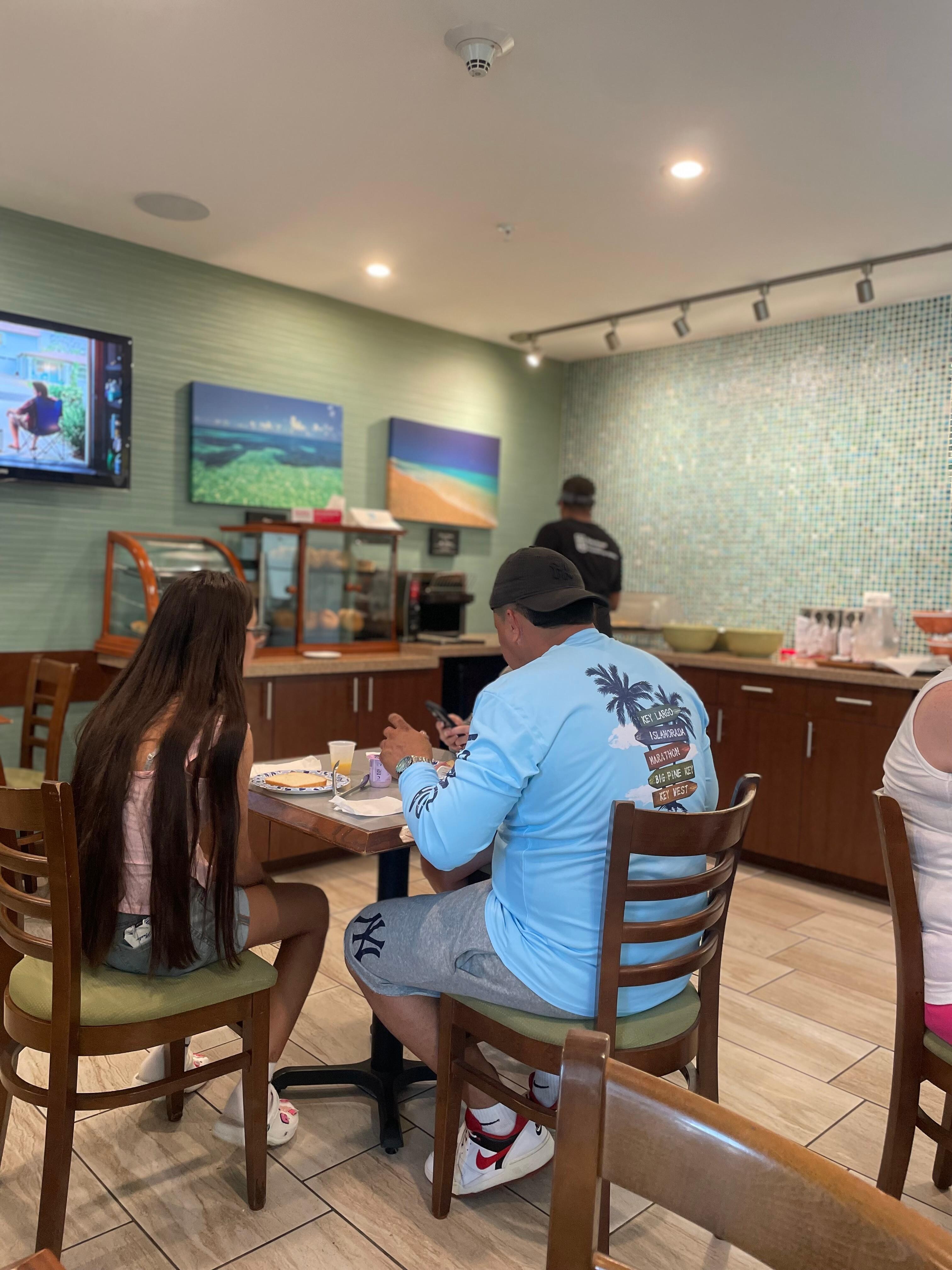 Lobby area with free breakfast!