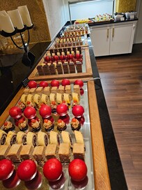 Reichliches Vorspeisen-Buffet - jeden Dienstag - und das Foto zeigt nur einen Ausschnitt!