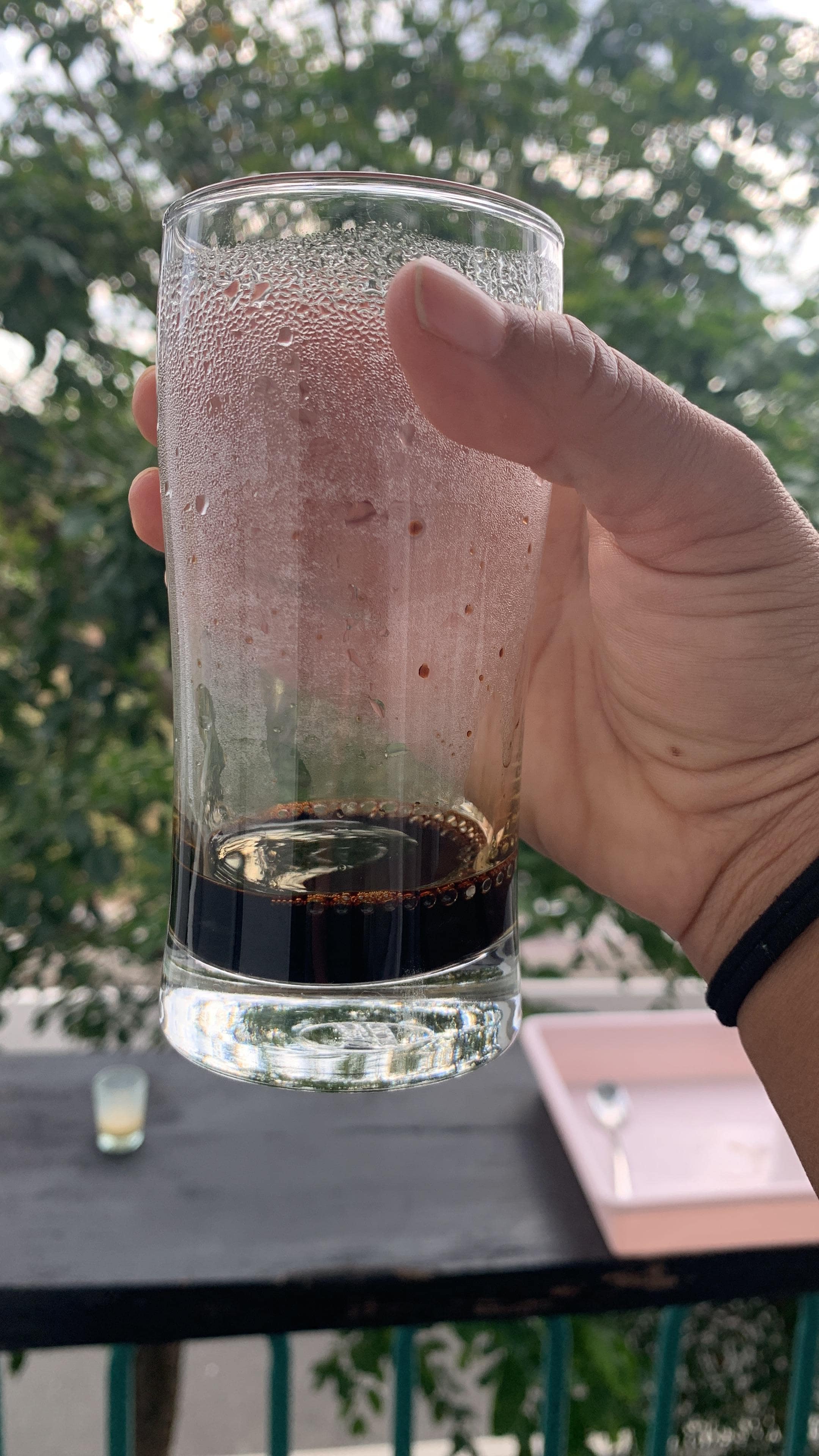 I made an americano with the extra coffee 25 VND ca phe sua