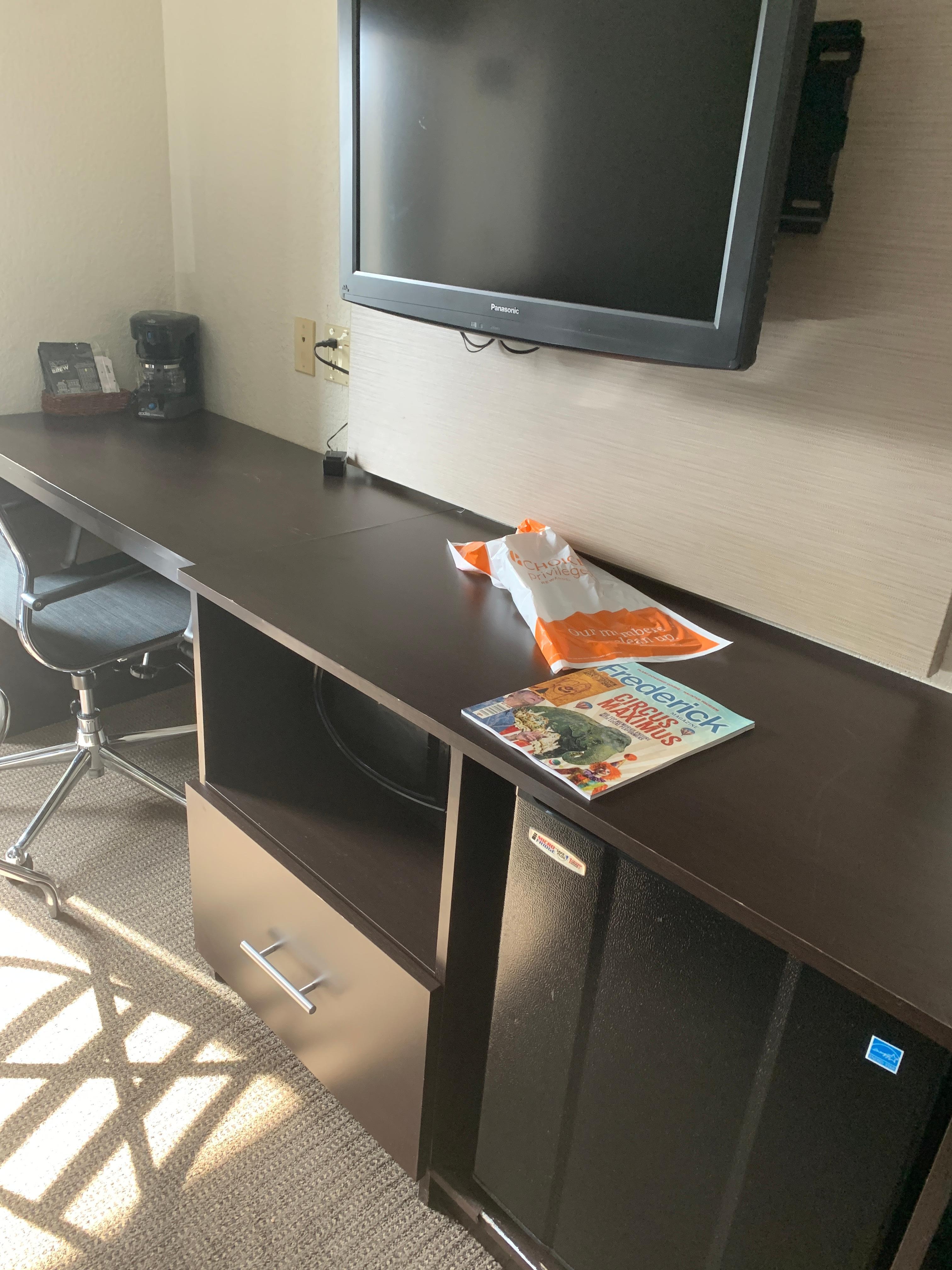 Broken old furniture that was not even cleaned off or wiped down!!