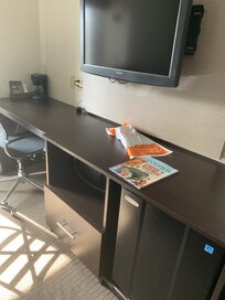 Broken old furniture that was not even cleaned off or wiped down!!