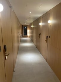 6 rooms on our floor.