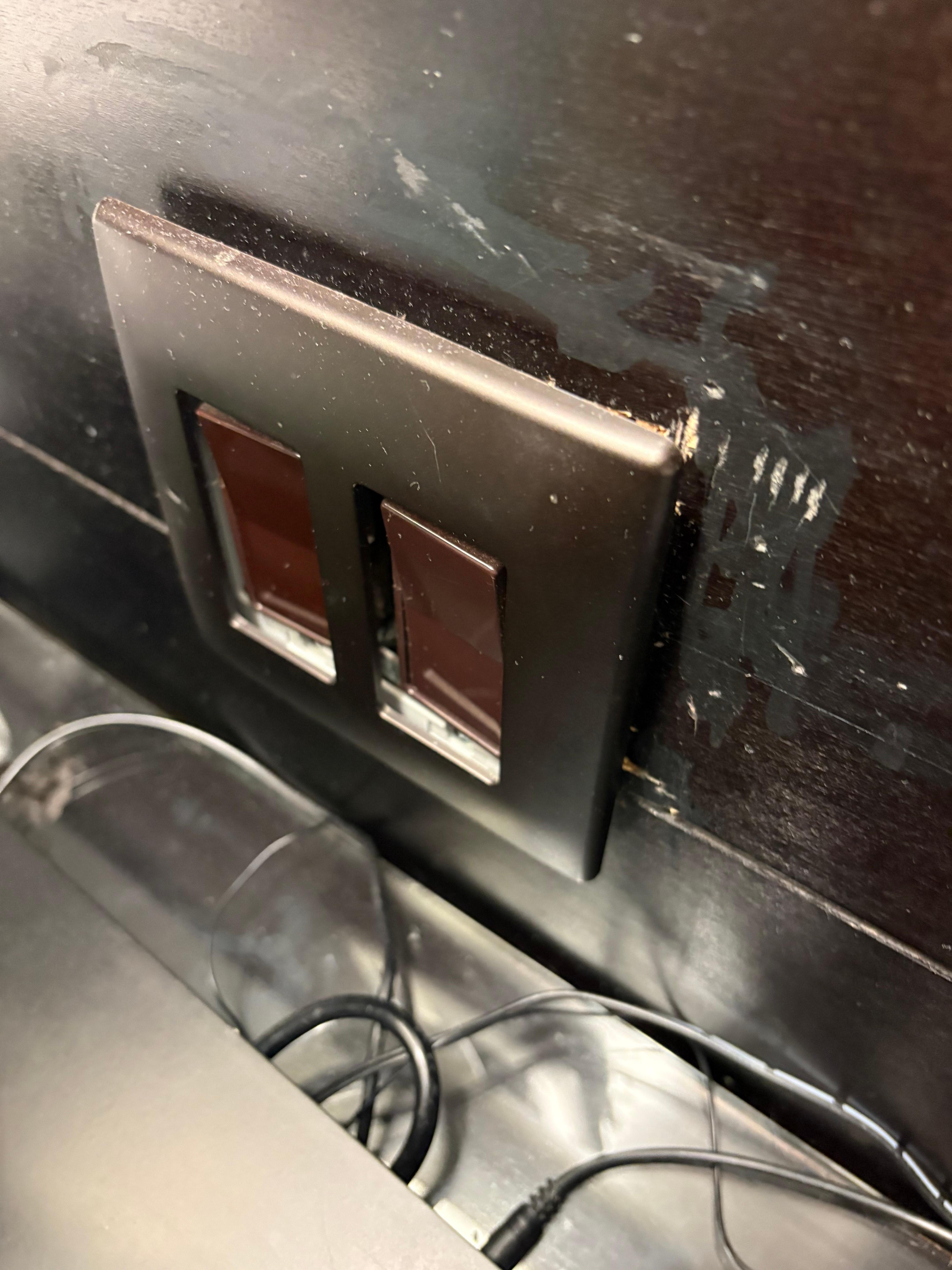 Cannot be safe and sparked when touched 