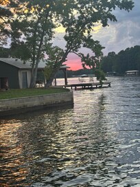 We loved our late date cruise on the lake