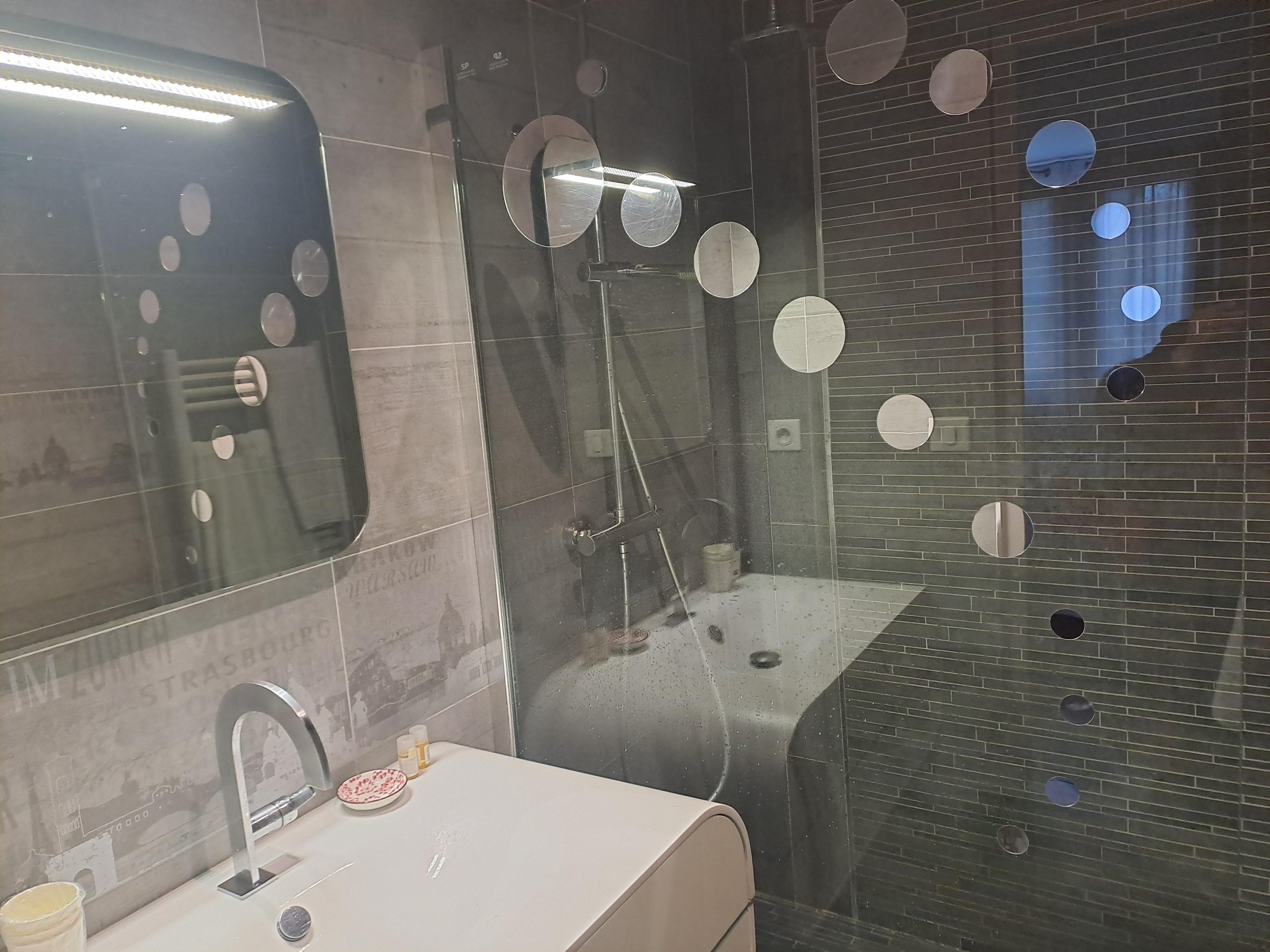 Belle salle de douche