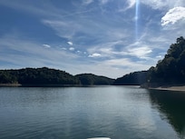 Beautiful water for skiing!