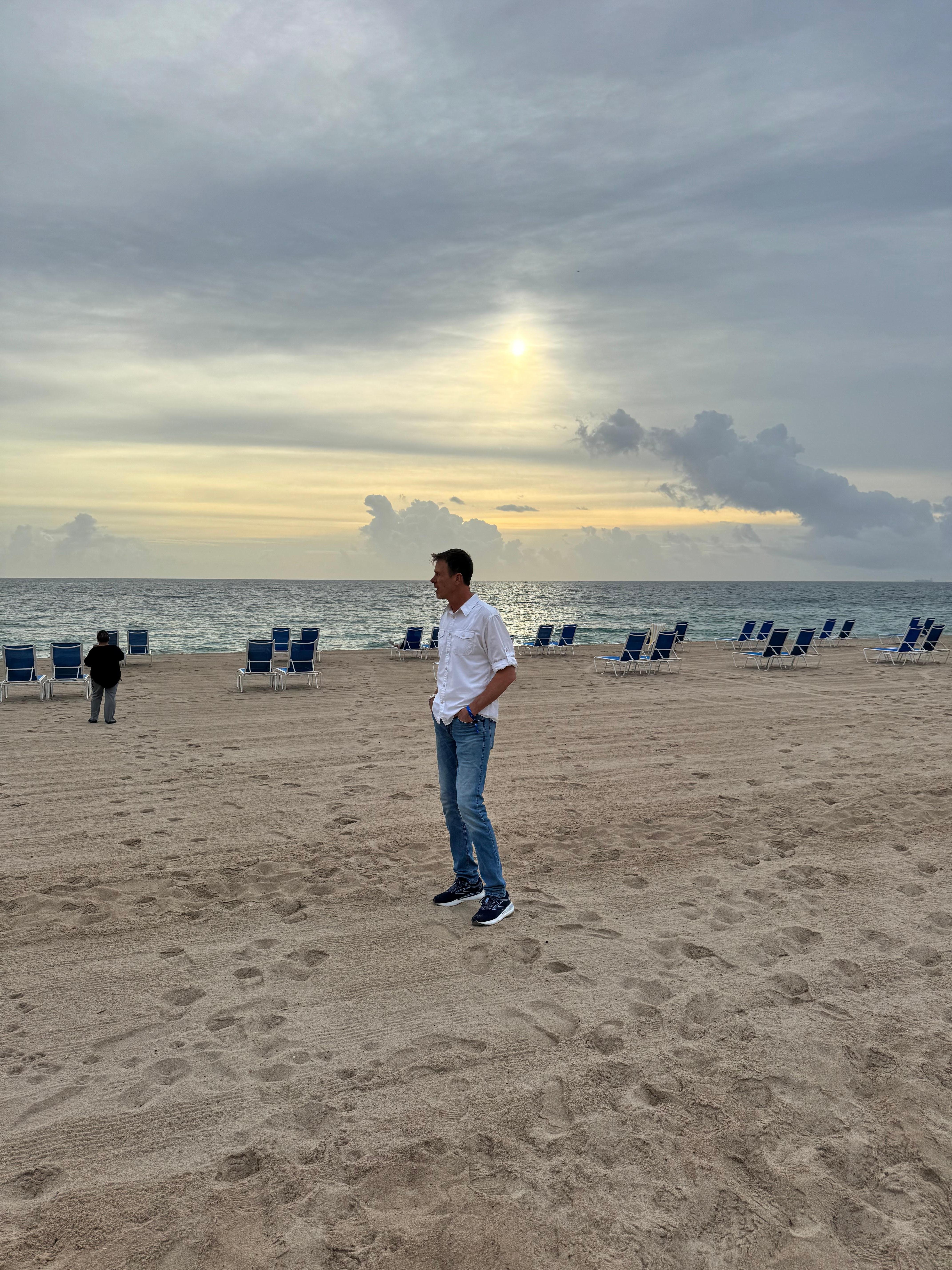 Beach within walking distance with private access for guests (includes towels and lounge chairs with room key.