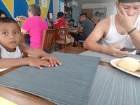 En el restaurante del hotel. Muy buena atención y sabroso