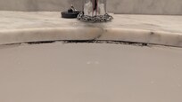 L'état du lavabo qui en plus est fendu