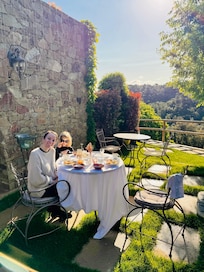 Not the worst atmosphere to enjoy the delicious breakfast.