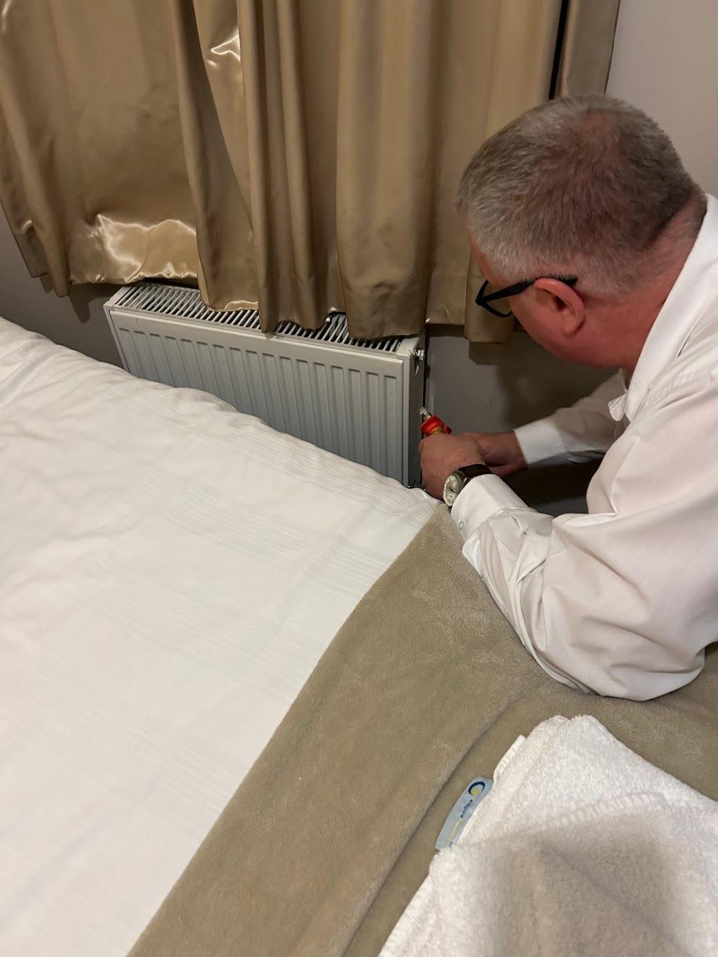 The staff member was unable to fix the radiator.