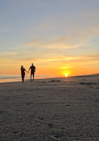 Barefoot, beachy, and grateful — welcoming the rising sun 🌅