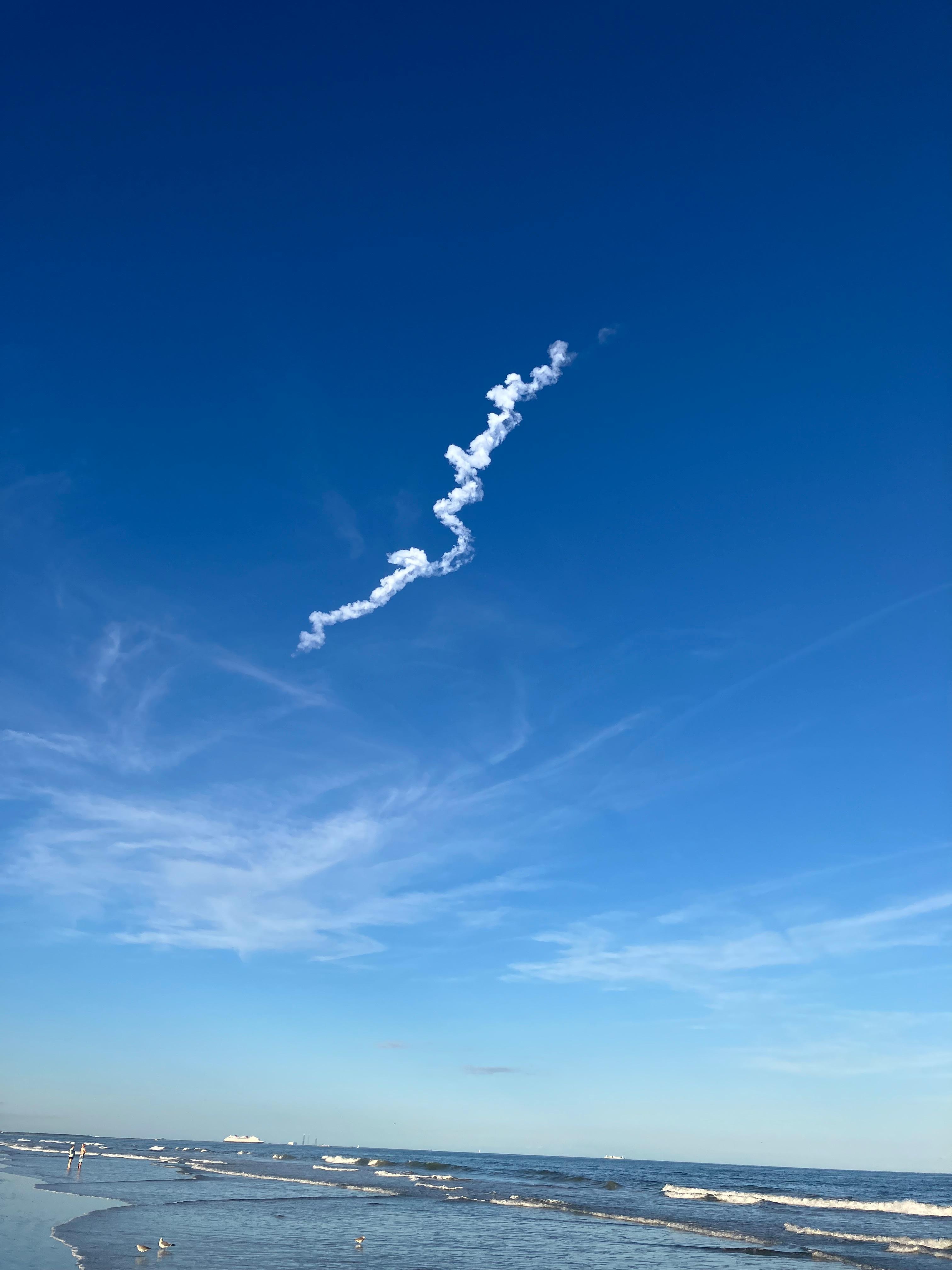 Daytime rocket launch 