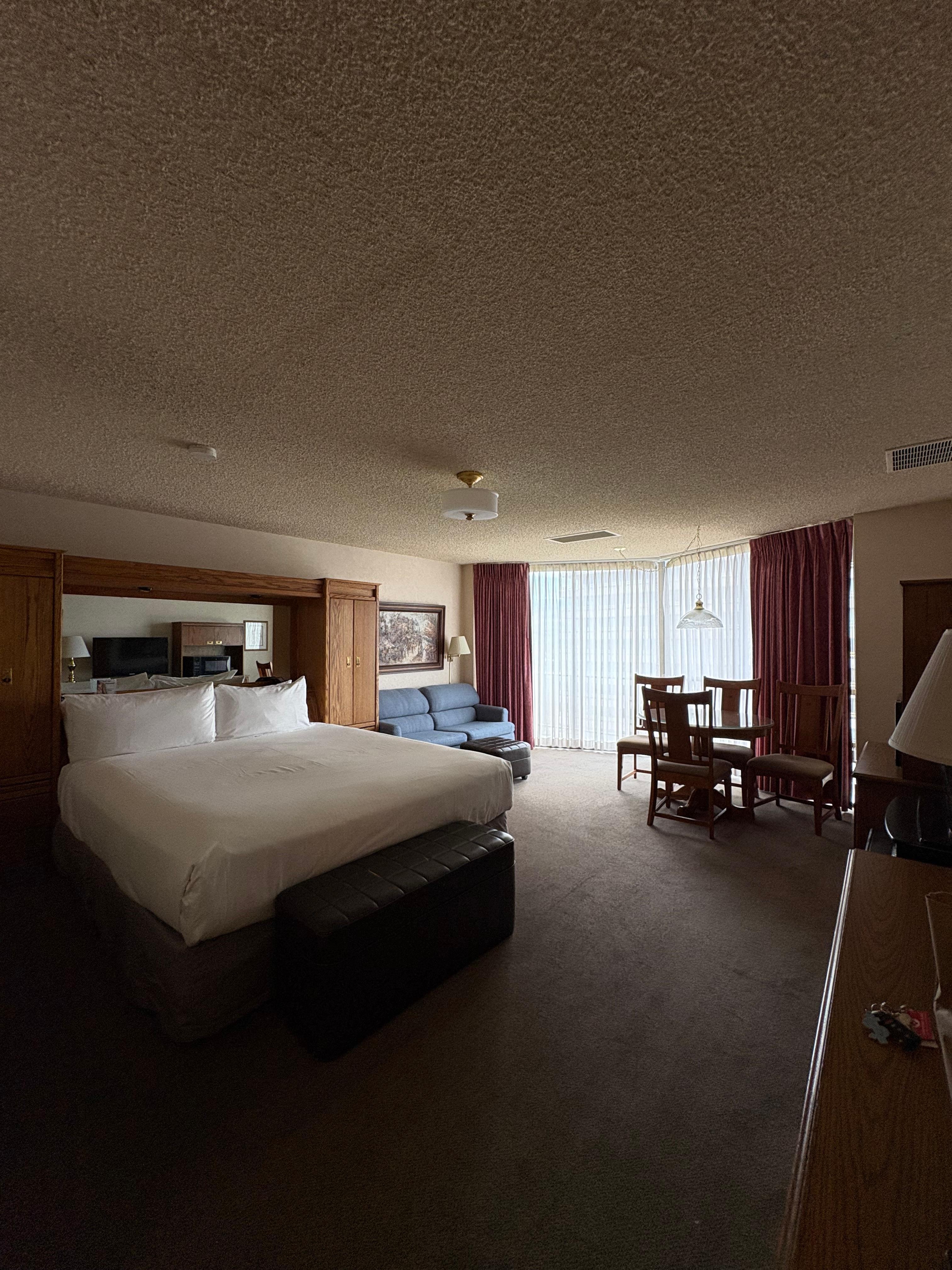 King bed room, 16th floor 