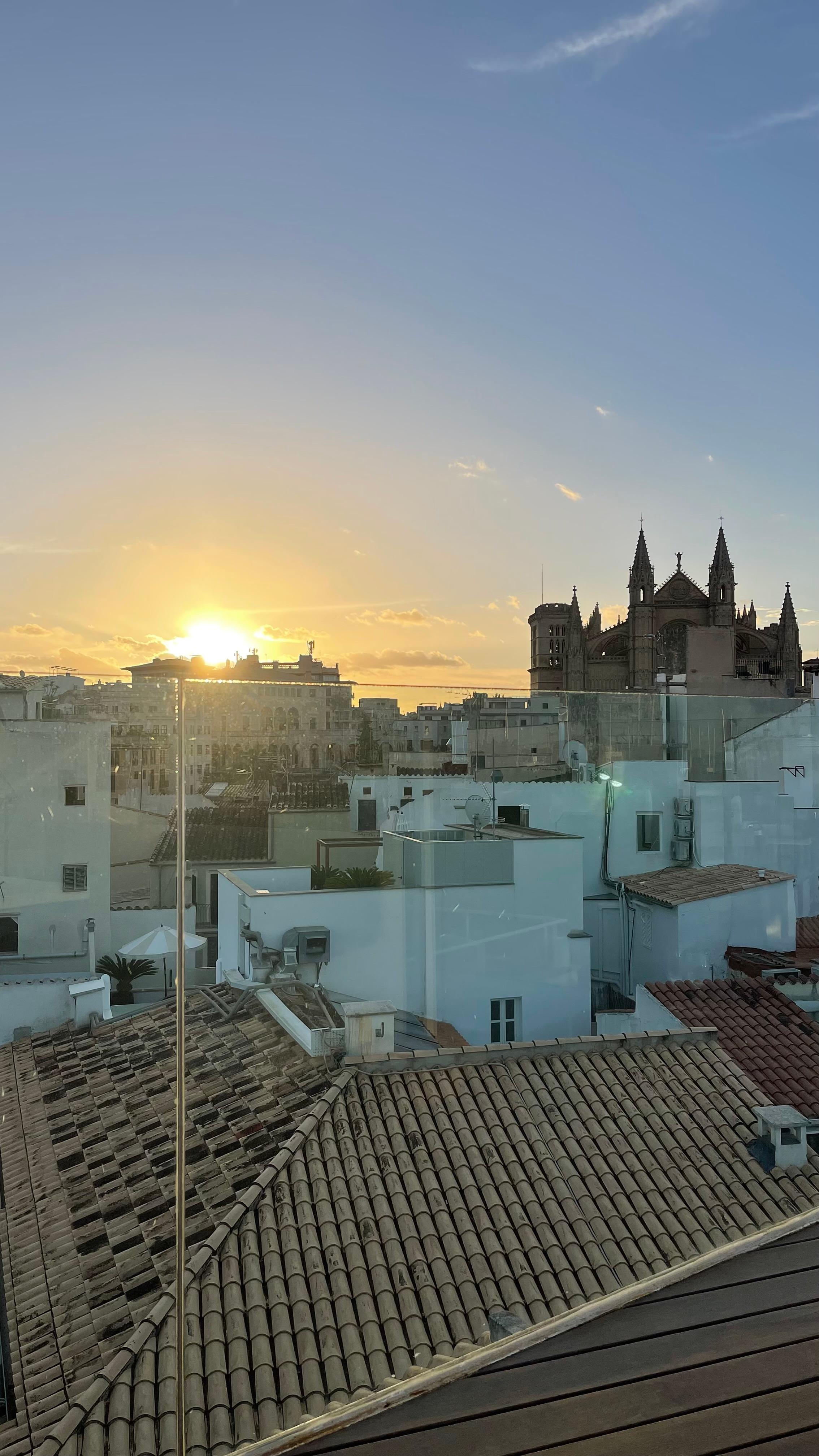 Sunrises with a view from rhe sofas at the highest top