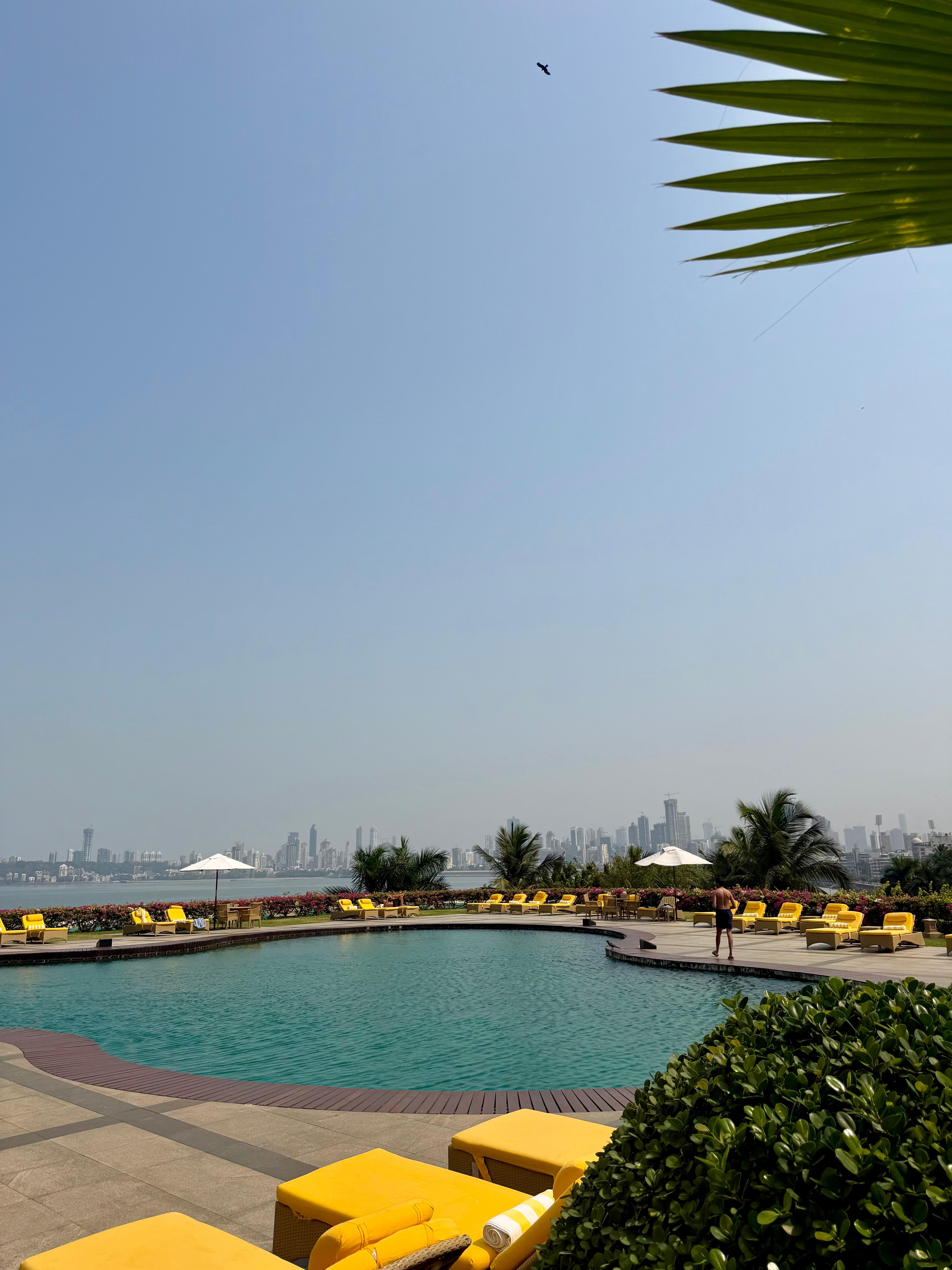 Pool at neighboring  Trident Hotel (open to Oberoi Guests)