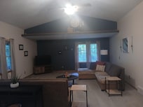 Lovely decorated spacious living room