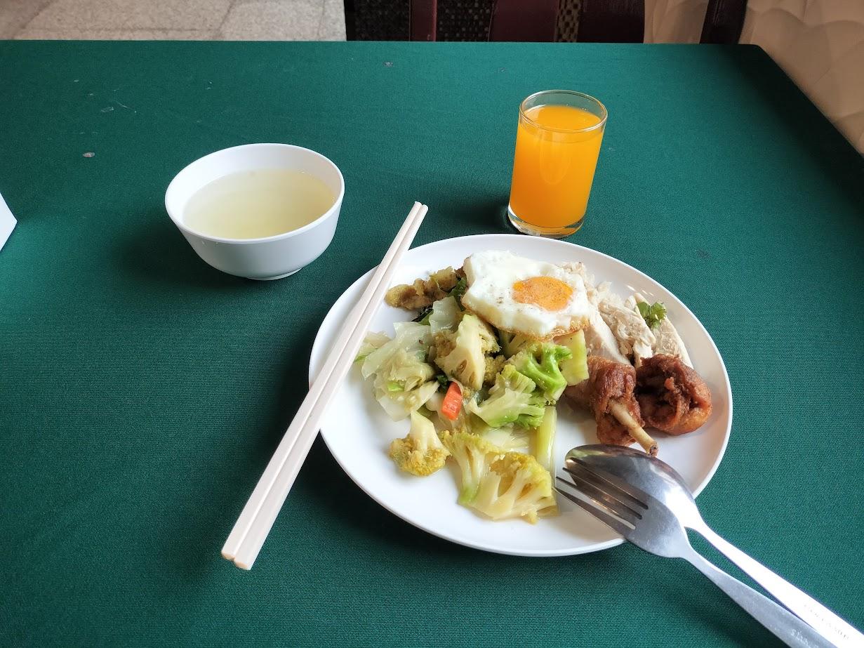 盛り付け失敗　でもおいしい朝食