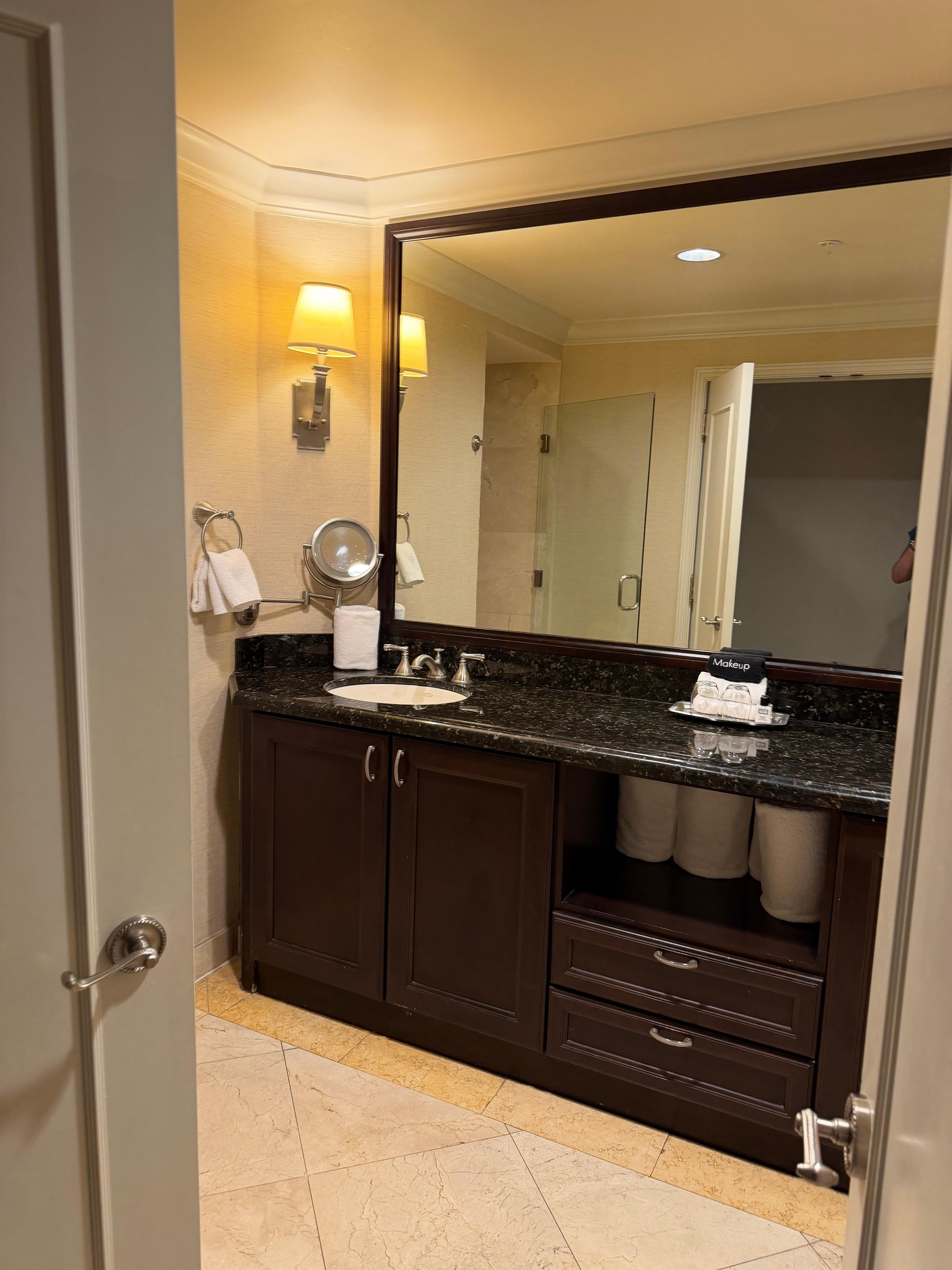 Bathroom vanity