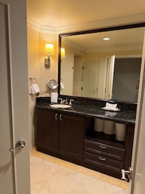 Bathroom vanity