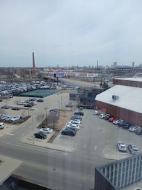 Big Open windows for a nice sunny view.