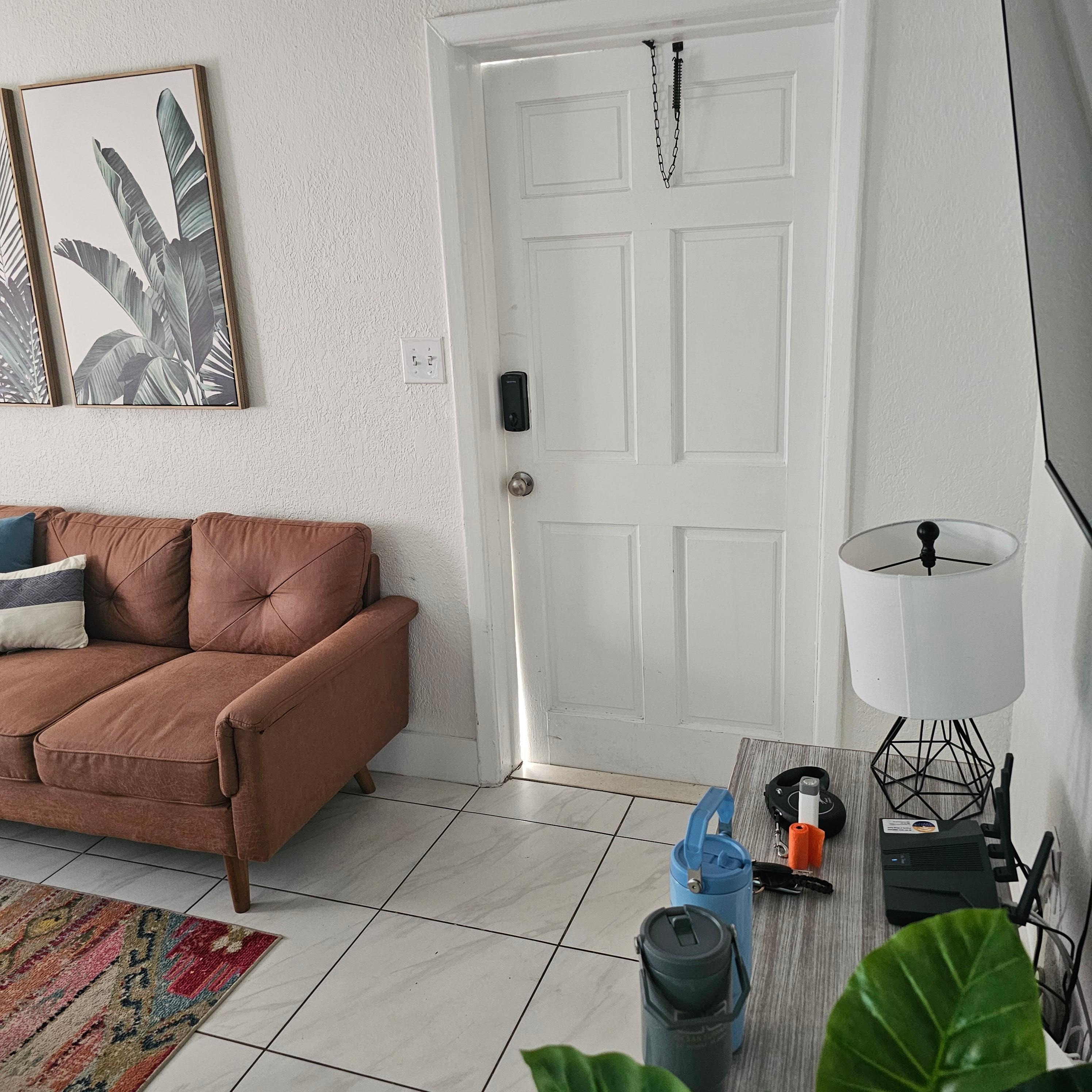 Gaps in door closure 