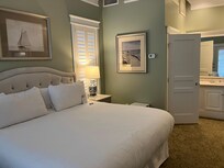 King Deluxe bedroom,
SUPER COMFY BED