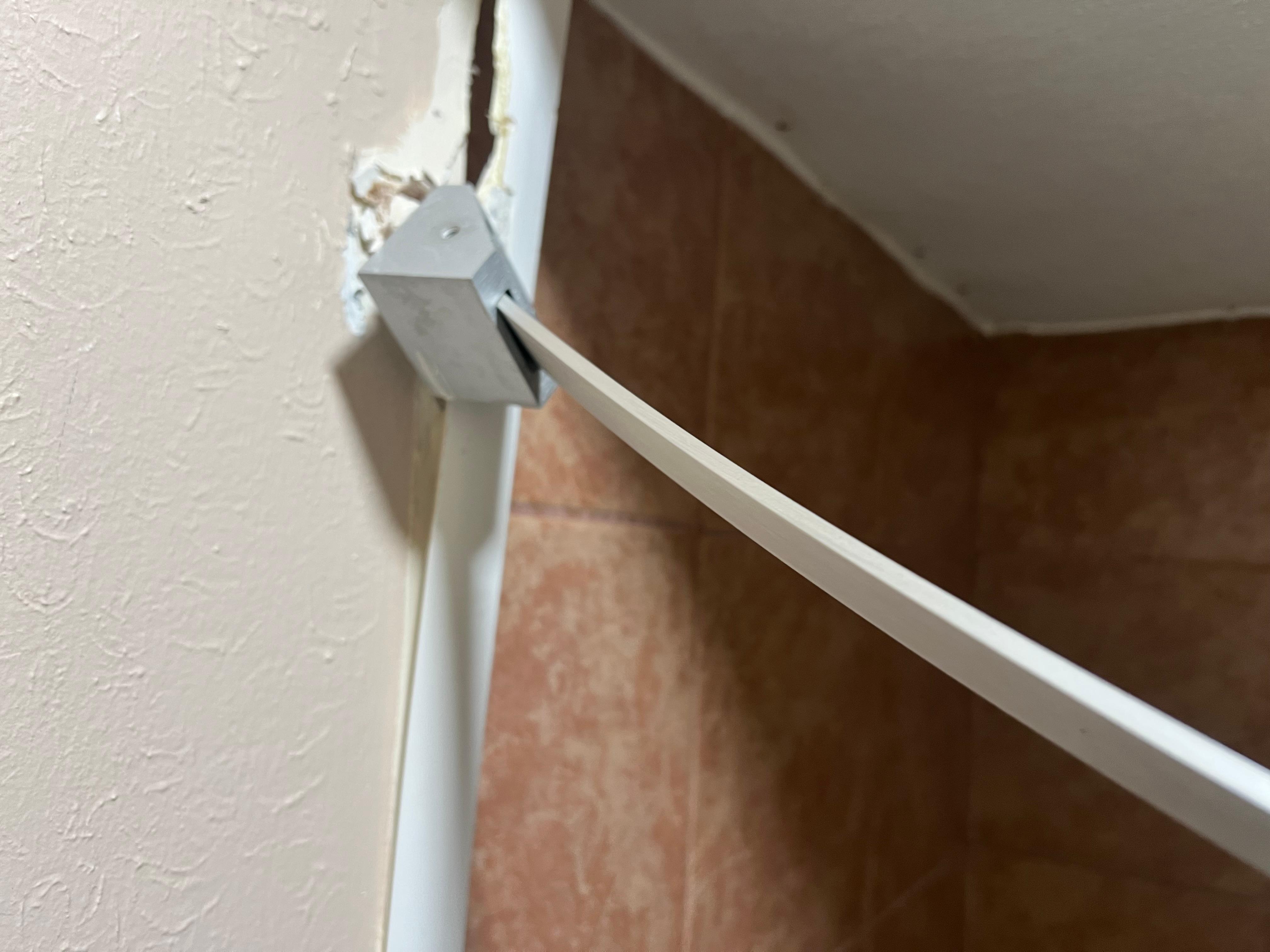 left side bath courtain rod