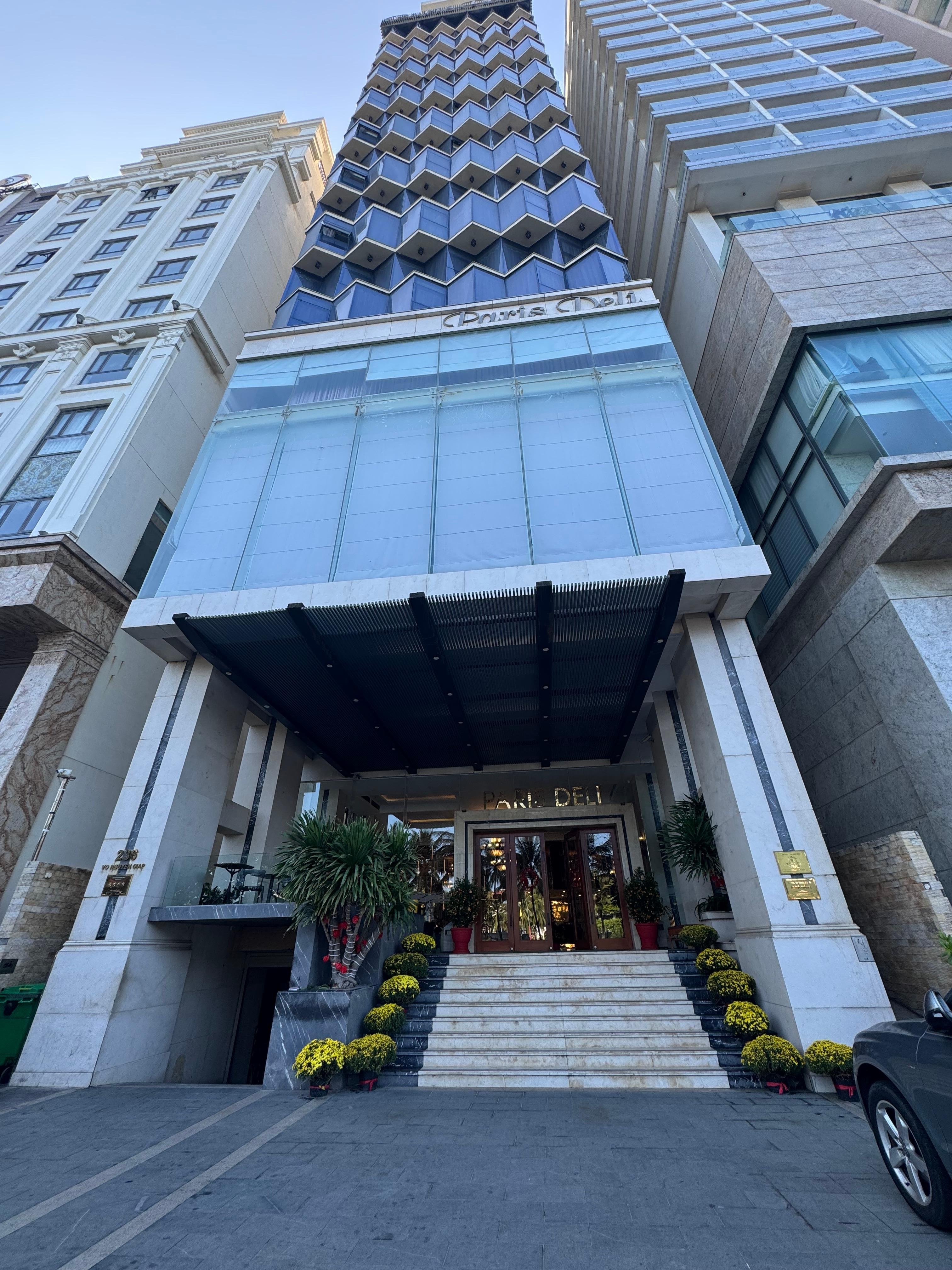 Front of the Paris Deli Hotel